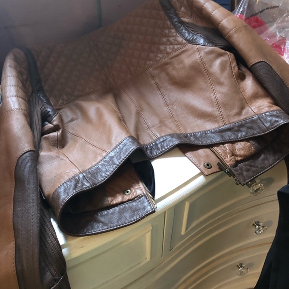 Leather jacket - Picture 5 of 8